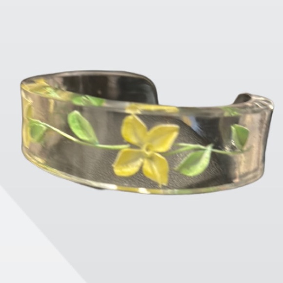 Pressed Hydrangea flower Clear Acrylic Cuff Bangle - Dried Flowers - Picture 6 of 8